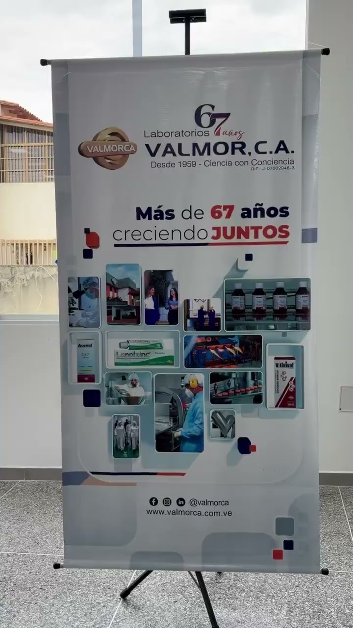 Muro con la historia de la empresa