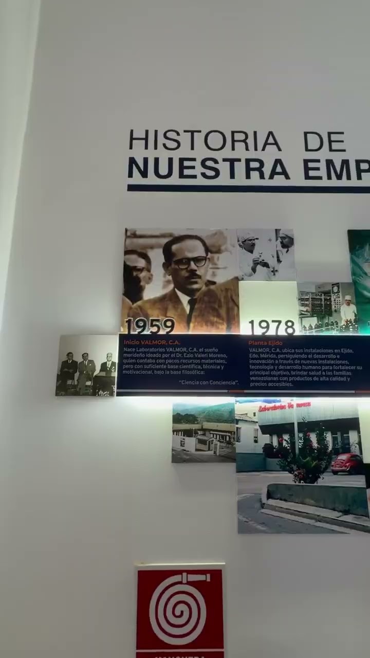 Colaboradores celebrando 67 años de historia