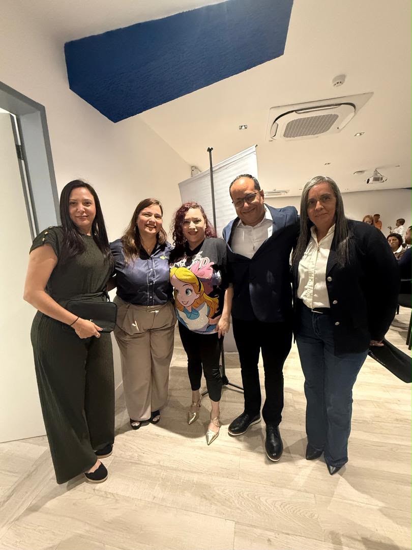 Especialistas reunidos en el encuentro con Valmorca